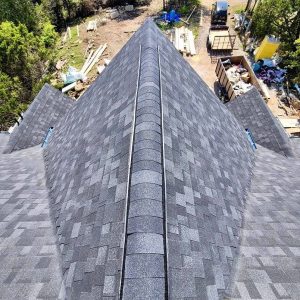 Balcones Roofing & RemodelingOwens Corning Oakridge in Onyx Black - Spicewood, Texas